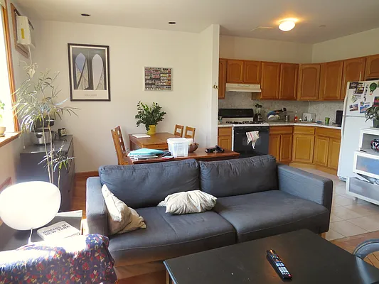 Rented by Capri Jet Realty Corp | media 33