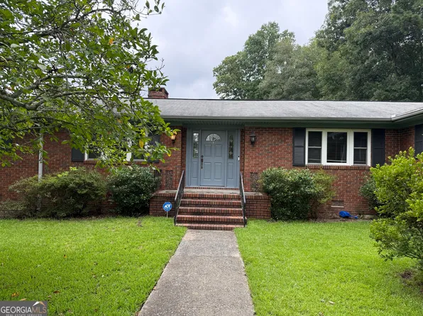 1406 Maplewood Dr, Macon, GA 31210