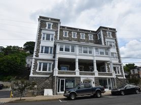 75 Main St