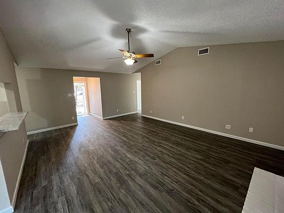 4th image of 1509 Caplin Dr