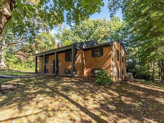 4th image of 320 Baldwin Dr