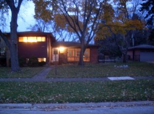 302 W Pleasant Hill Blvd, Palatine, IL 60067