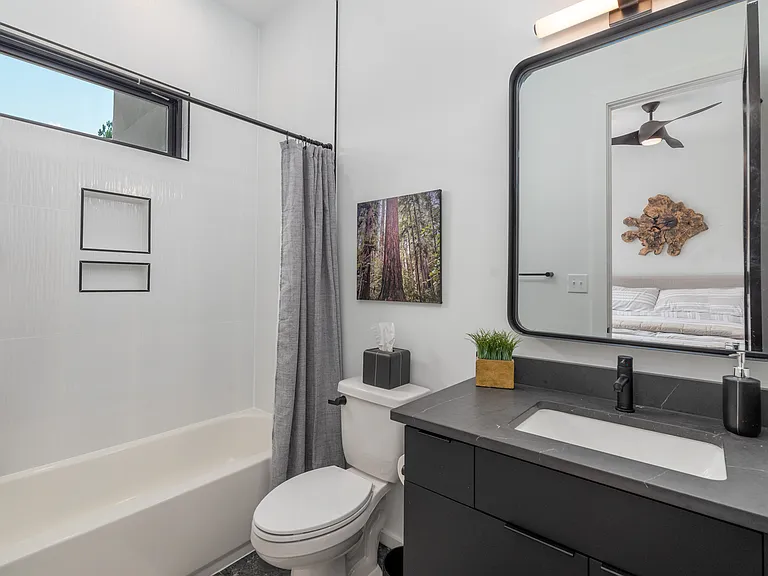 5519 Liberty Rd — Photo 3