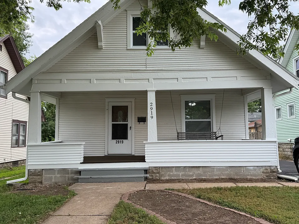 2919 N 47th Ave