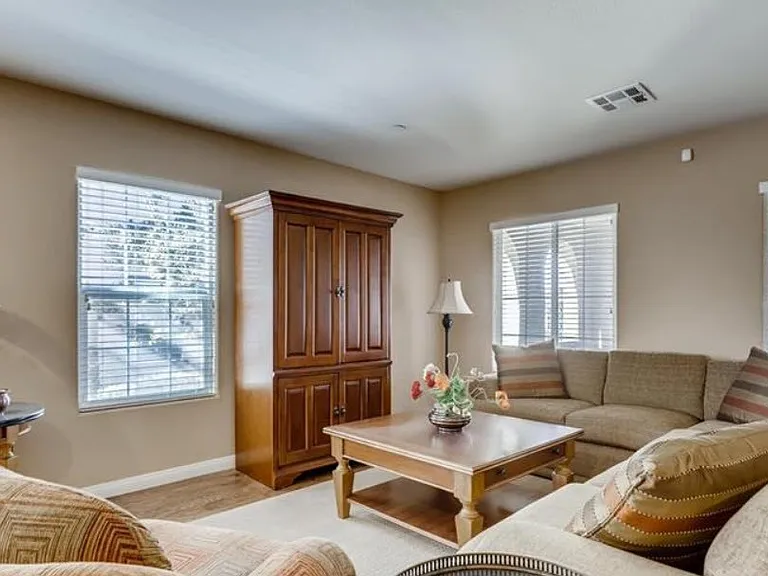 3077 Camino Sereno Ave — Photo 4