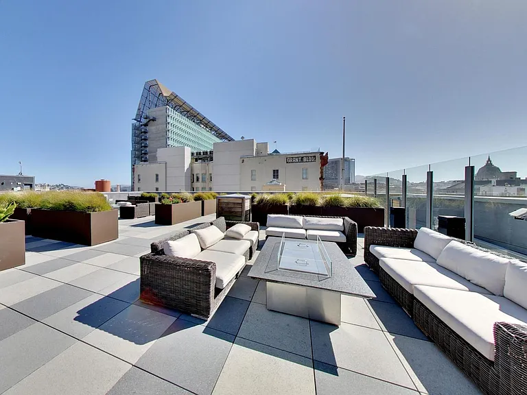 1075 Market St #713 — Photo 16