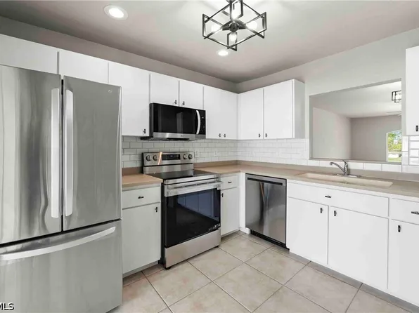 4520 Skyline Blvd APT 201, Cape Coral, FL 33914