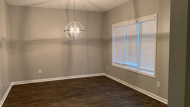 4 bed, 2295 sqft, $2,500 — Photo 2