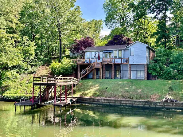 407 Lakeside Cir, Muscle Shoals, AL 35661
