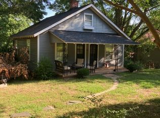 422 N Garrett St, Central, SC 29630