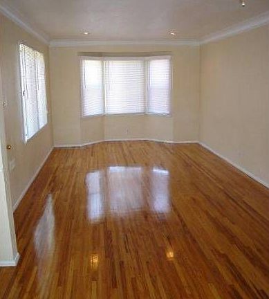 3rd image of 534 E 99th St