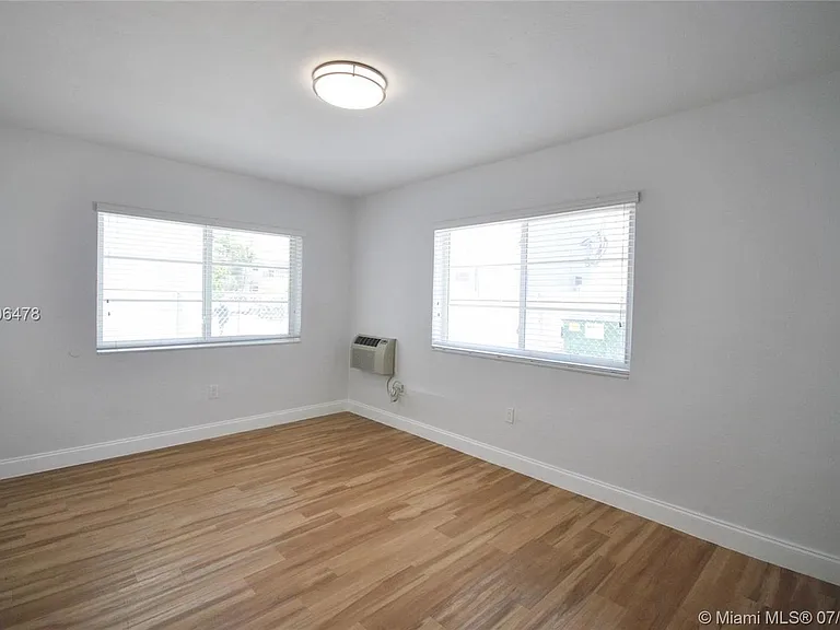 535 73rd Street — Photo 8