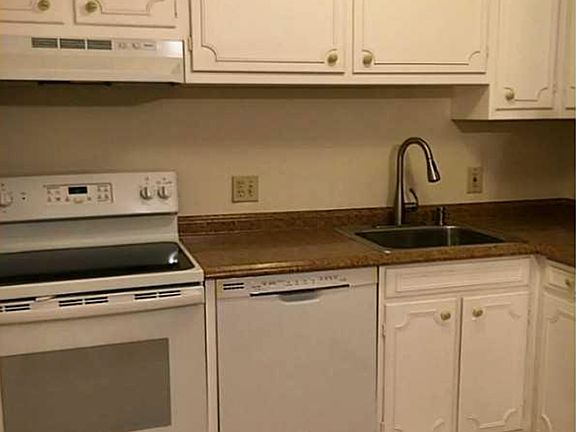 5th image of 401 Bellevue Ave #203