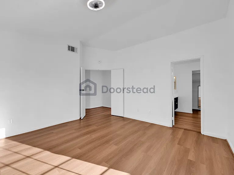 26150 Coronada Dr — Photo 30