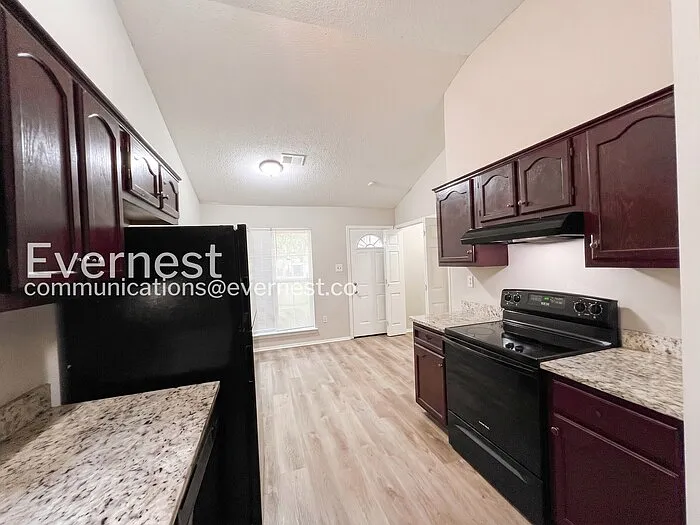 7594 Iris Dr — Photo 4