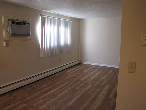 4th image of 426 Harper Ave #1