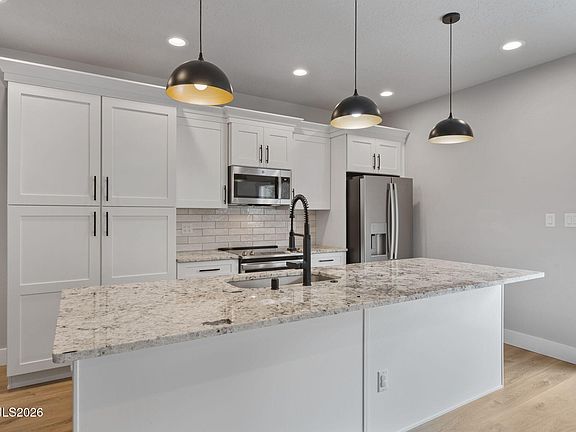 2nd image of 2605 Platinum Dr