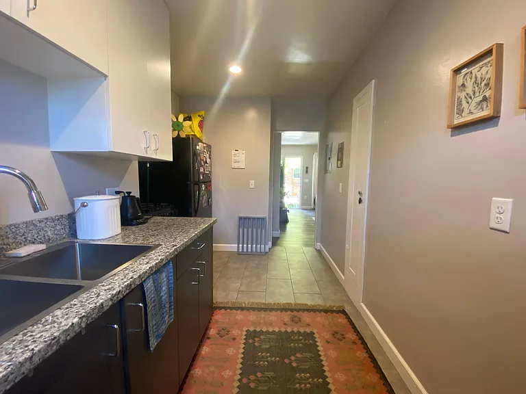 511 Roberts St #4 — Photo 6