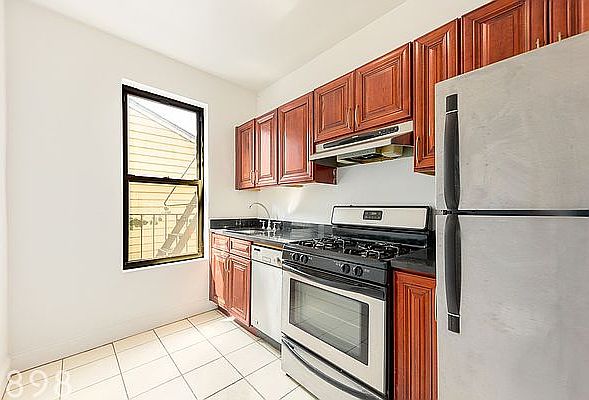 1st image of 243 13th St APT 3