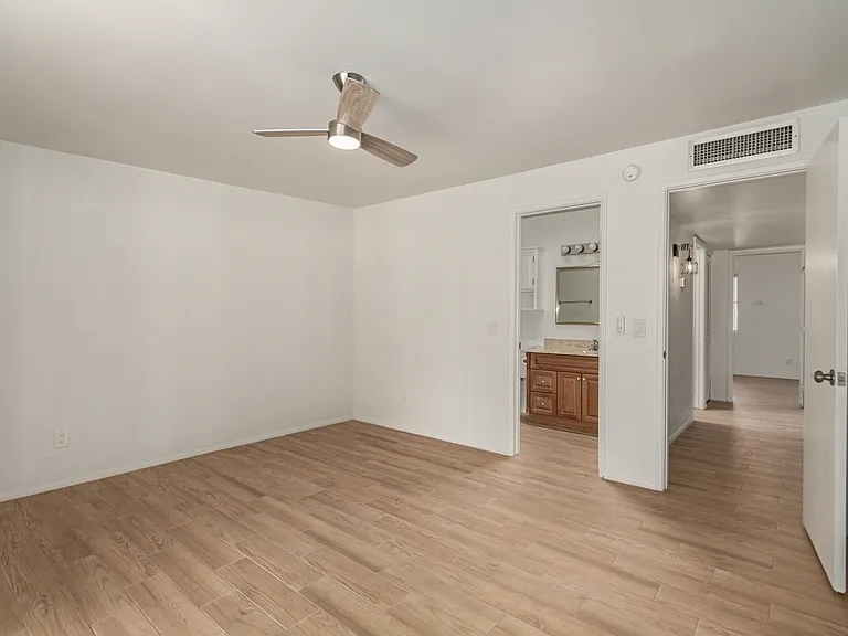 6 E Madrid Dr — Photo 16