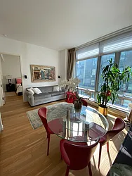 Rented by La Seven Inc.