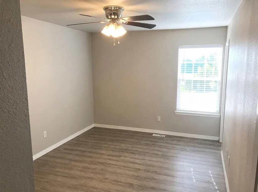 1384 N Dawn Dr — Photo 3