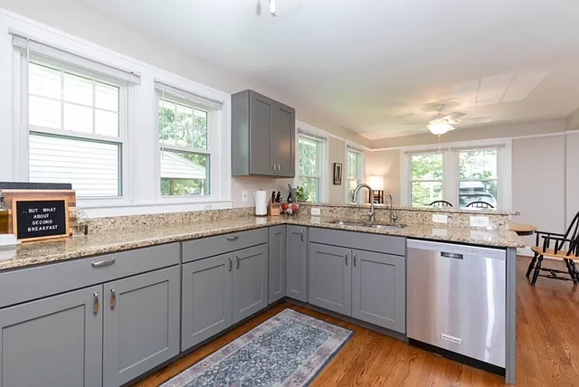 131 Courtland Ave — Photo 9