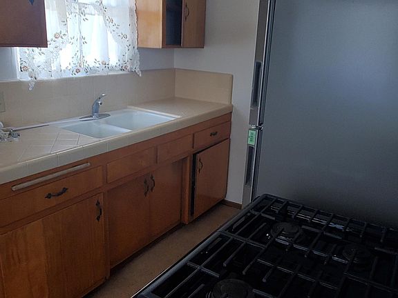 3rd image of 42 S Greenwood Ave APT 1