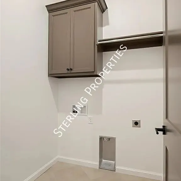 7917 N West 163rd St — Photo 9
