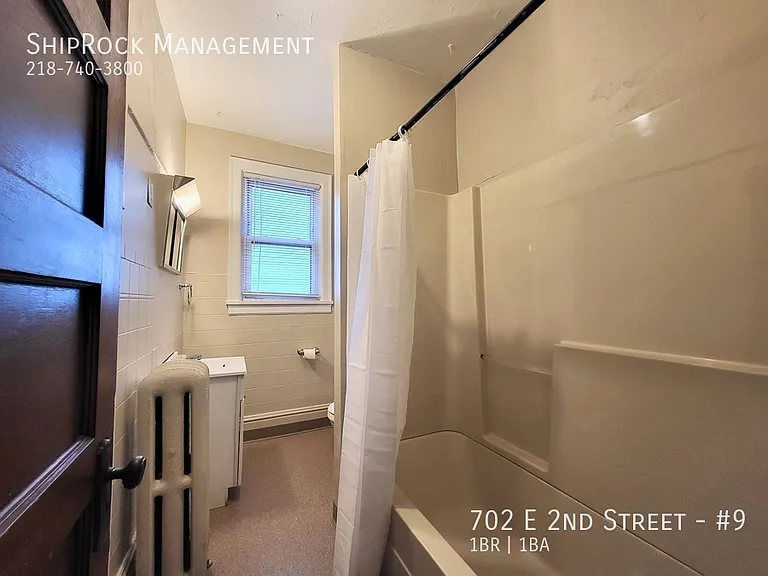 702 E 2nd St #9 — Photo 8