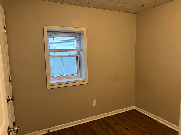 308 E Walnut St #5 — Photo 4