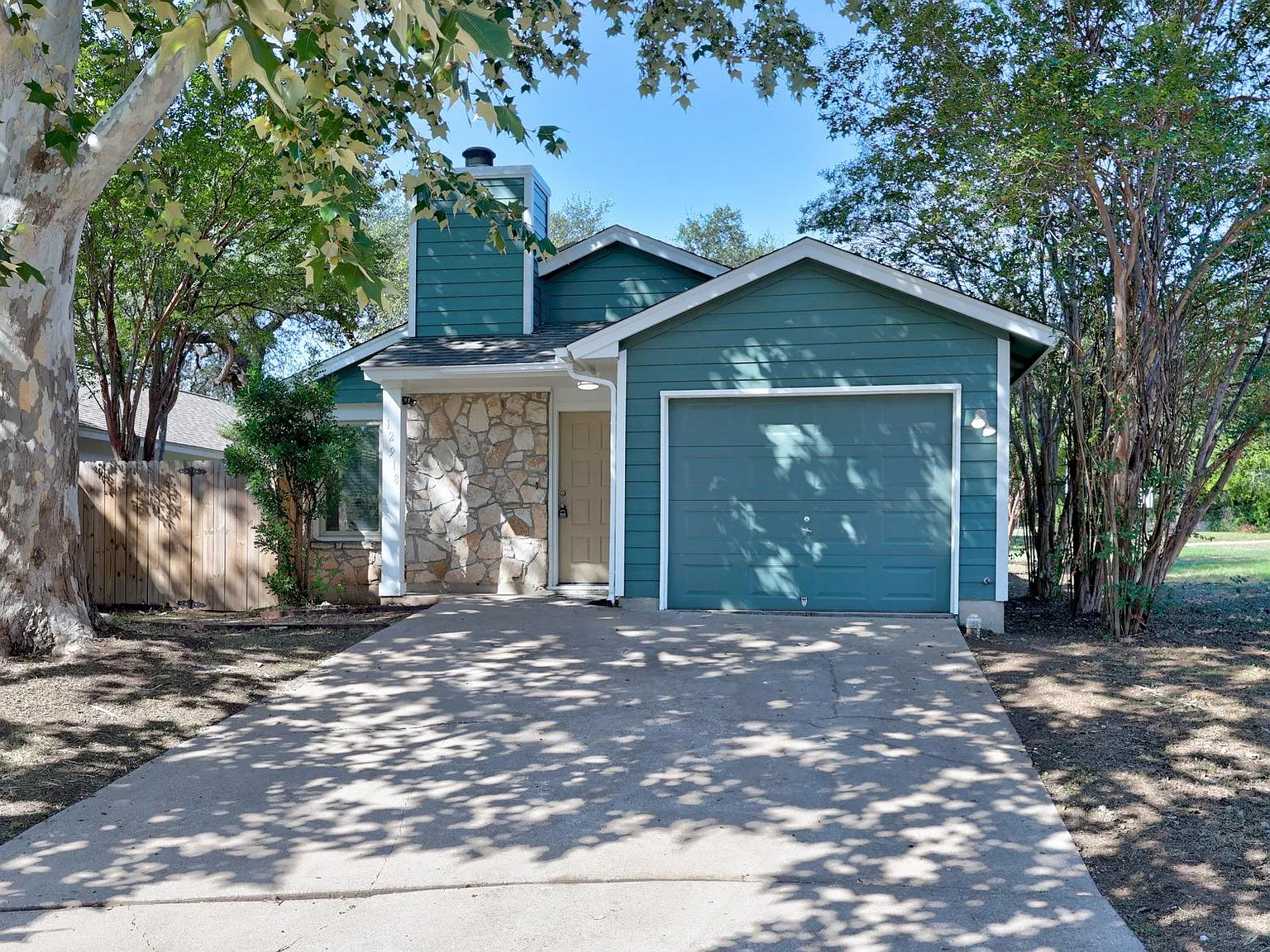 2 bed, 2.0 bath, 1023 sqft, $1,850 — Photo 3