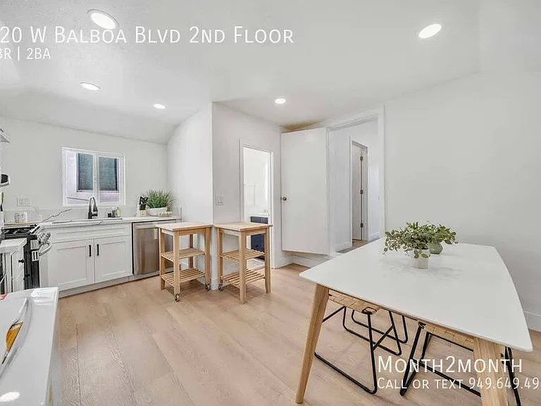 920 W Balboa Blvd #2 — Photo 5