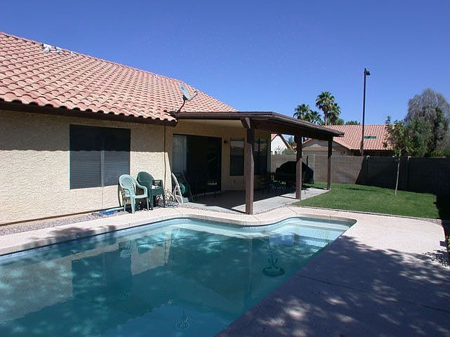 Relax in sparkling pool!