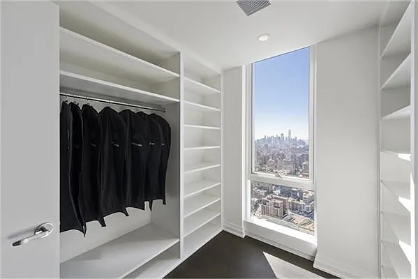 Sold by Silk Realty Group LLC | media 27