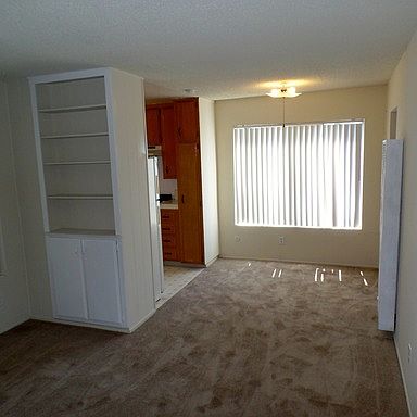 3rd image of 4652 33rd St APT 8