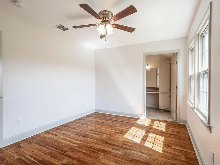 1517 Live Oak St — Photo 22
