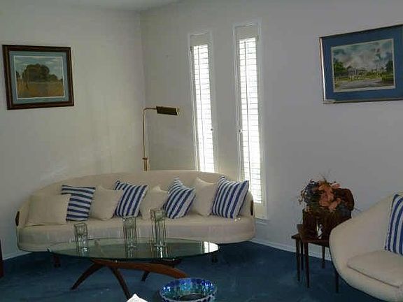 4th image of 2410 Little Creek Dr