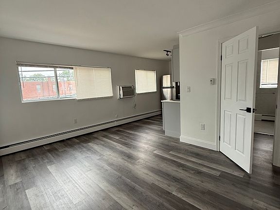 4th image of 181 School St APT 10
