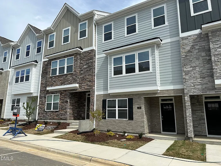 701 Grafton Forest Ln — Photo 2