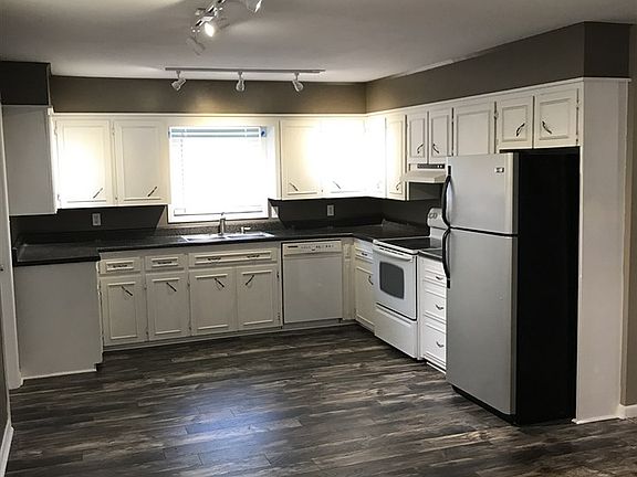 4th image of 79 Blue Bird Ln