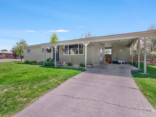 321 Dennis Dr, Burley, ID 83318