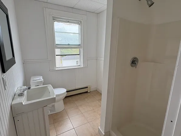 18 Summer St Floor 2, Westerly, RI 02891