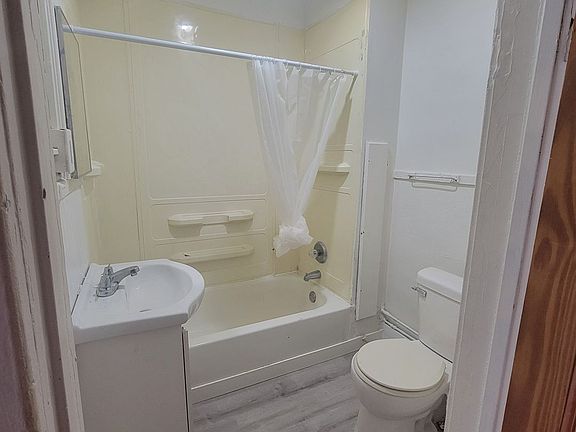 5th image of 1612 W 17th St #2