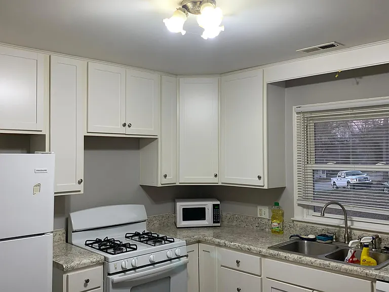 1160 S Riverview Dr — Photo 6