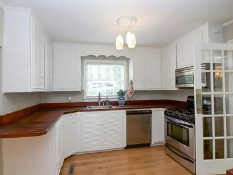 105 S Ridge St — Photo 41