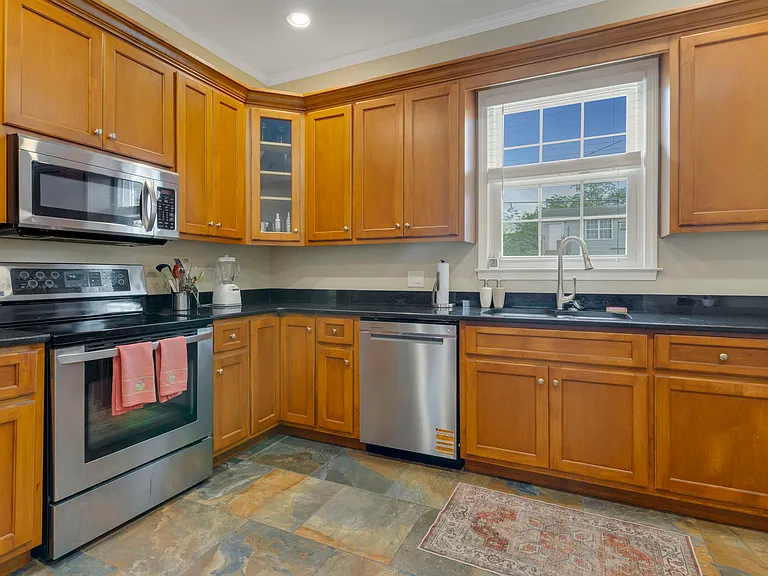 11 Taylor St — Photo 11