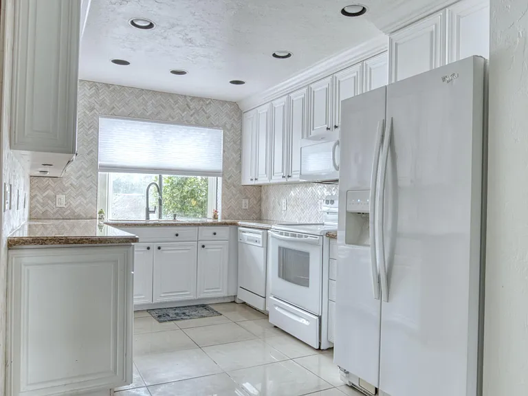 4360 Fountains Dr #4360 — Photo 10