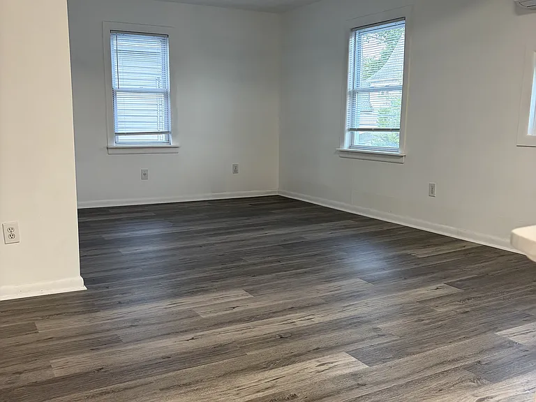 34 Evergreen Ave #B — Photo 9
