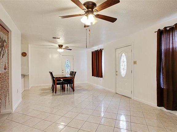 2nd image of 2908 Mount Kennedy Dr
